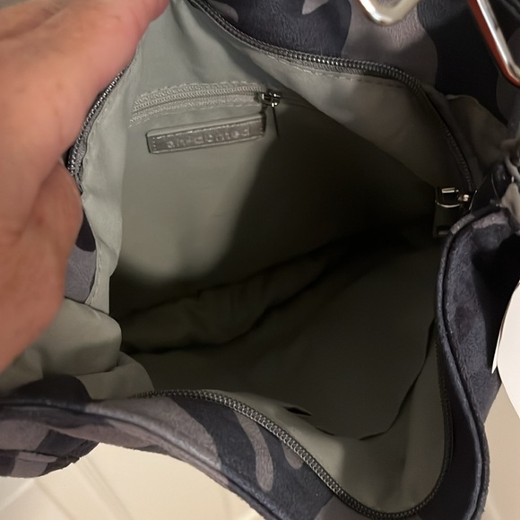 Ah dorned gray camouflage crossbody purse with interchangeable strap NWT - Picture 3 of 7